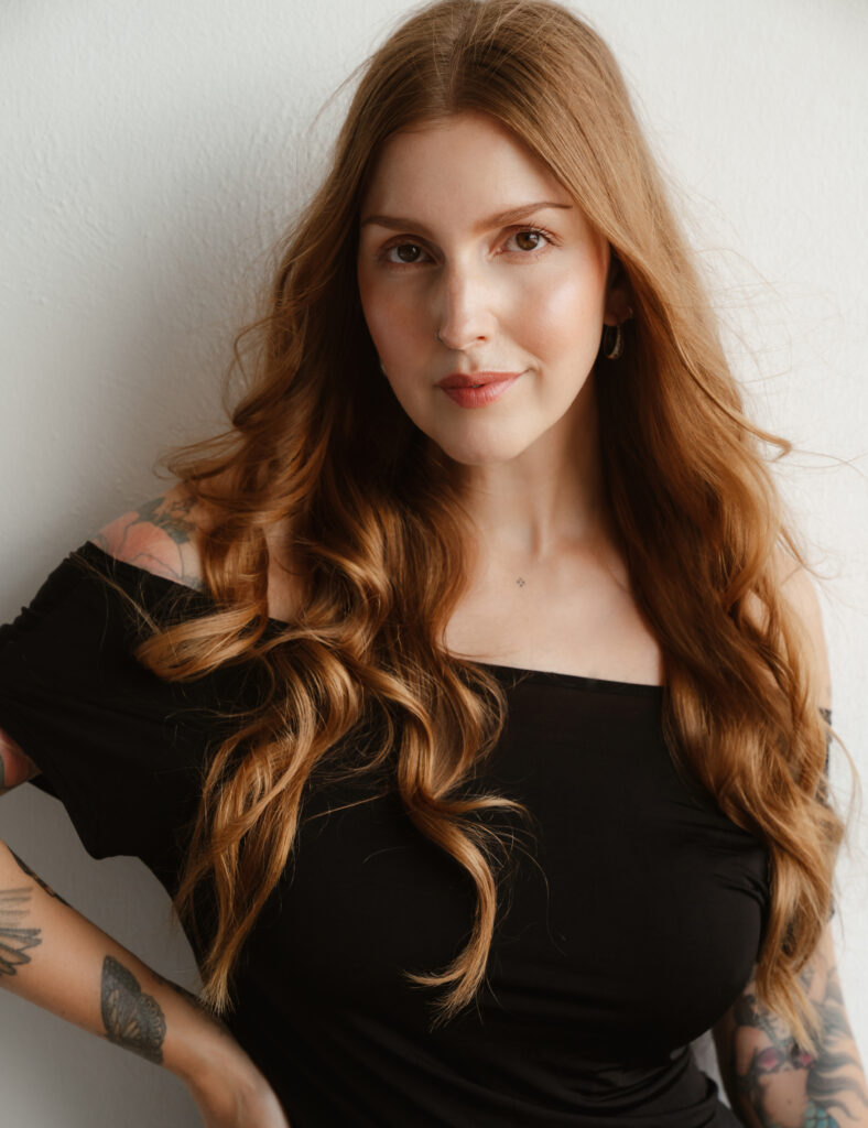 Vrouwelijk model met lang rossig haar Fenneke P.