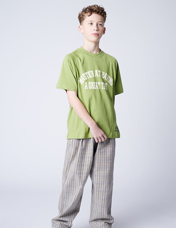 mannelijk kindermodel met blond haar Finn S.