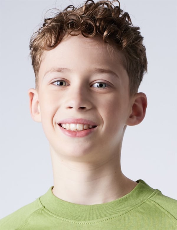 Kindermodel met blond haar finn s.
