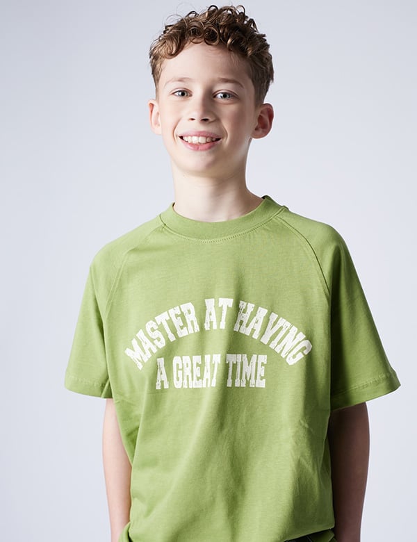 mannelijk kindermodel met blond haar Finn S.