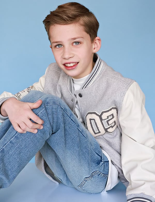 Kinderlijk model met blond haar Finn S.