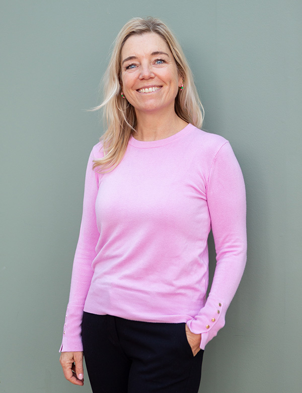 Vrouwelijk model met blond haar Floor P.
