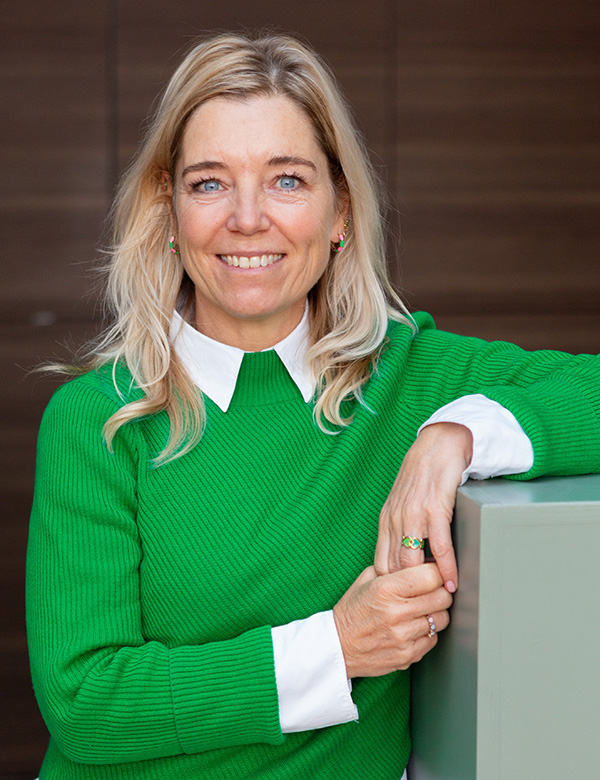 Vrouwelijk model met blond haar Floor P.