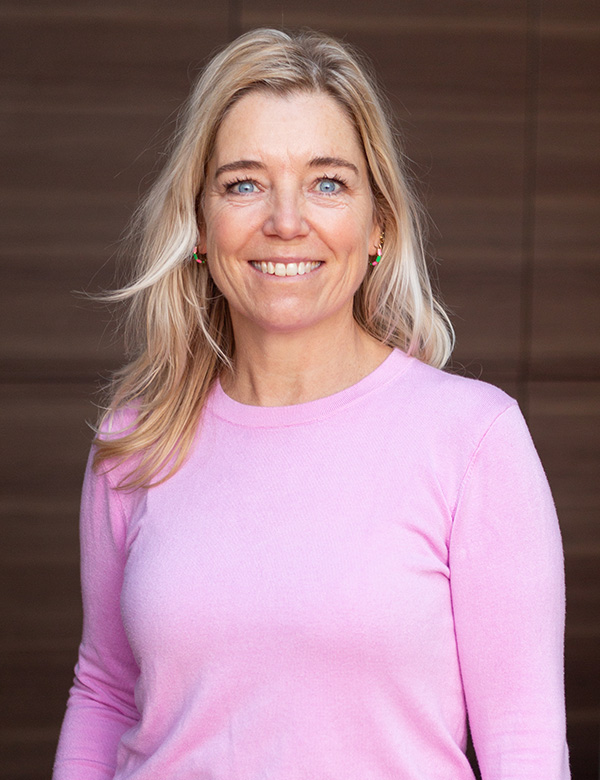 Vrouwelijk model met blond haar Floor P.