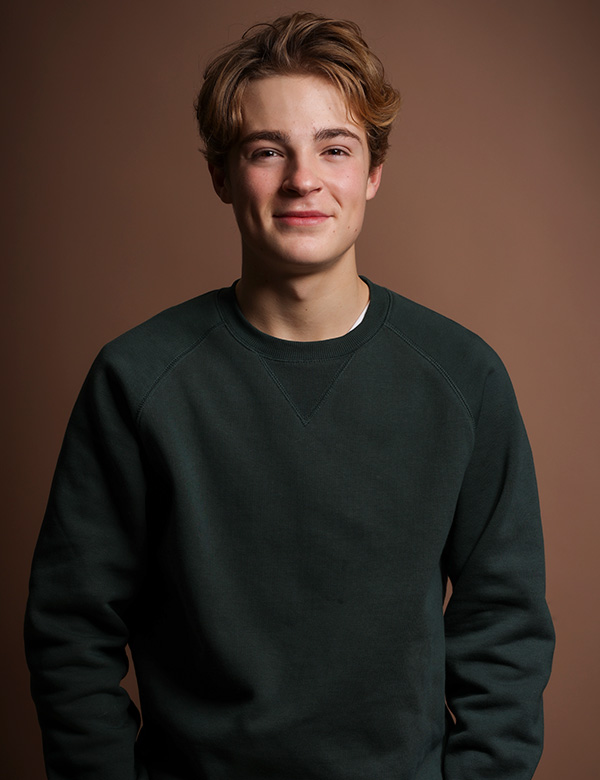 Tienermodel met blond haar Floris