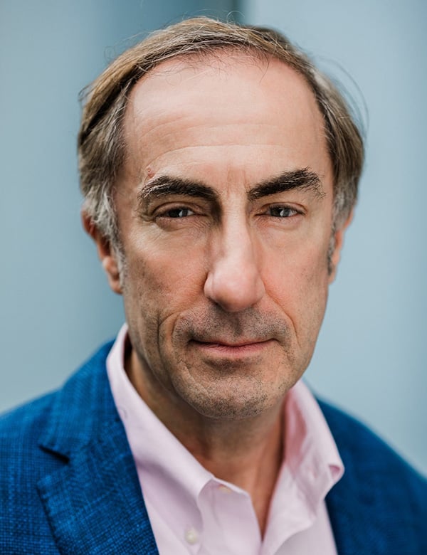 Mannelijk model met kort bruin haar Francis C.