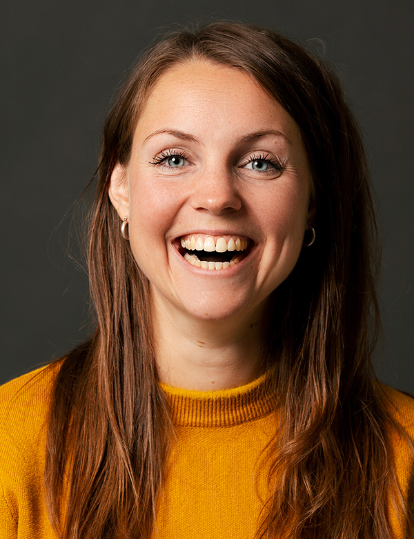 Vrouwelijk model bruin haar frederique