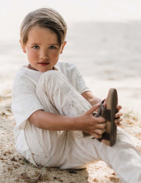 Kindermodel met donkerblond haar Fygo