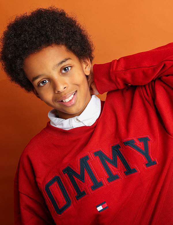 Tienermodel met donker haar Gabriel A.