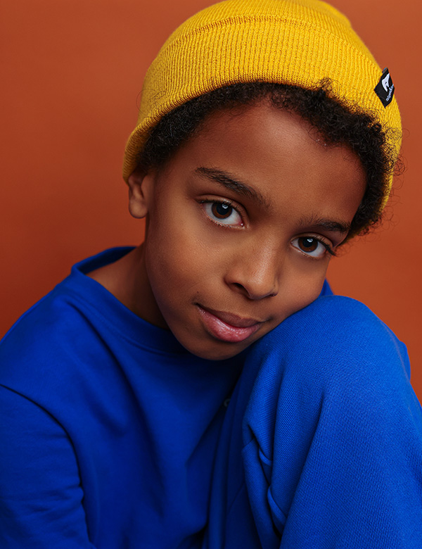 Tienermodel met donker haar Gabriel A.