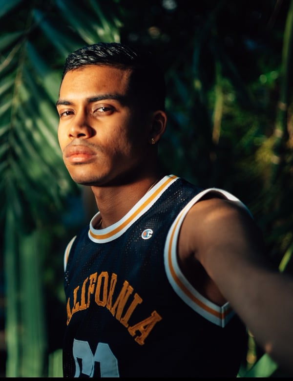 mannelijk model met donker haar Gavin D.