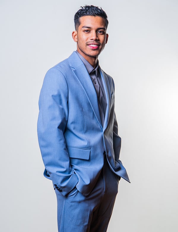 mannelijk model met donker haar Gavin D.