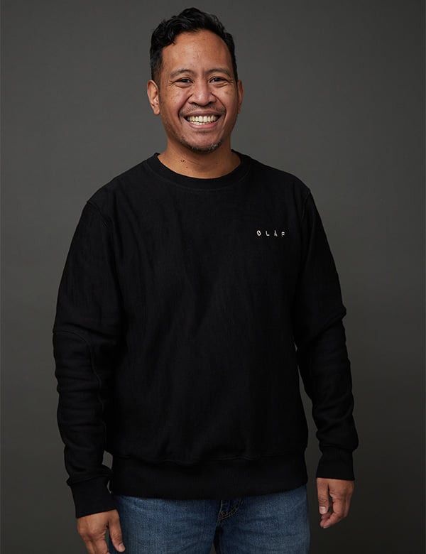 Mannelijk model met donkerbruin haar Himad