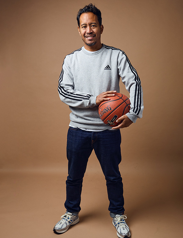 Mannelijk model met donker bruin haar Hamid L.