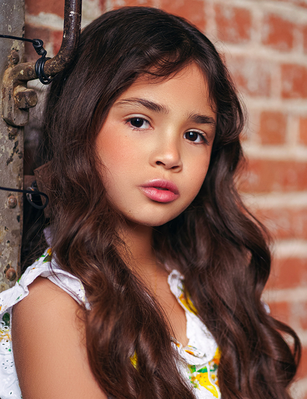 Kindermodel bruin haar ilana