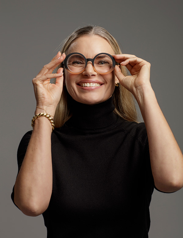 Vrouwelijk model met met blond haar Imke