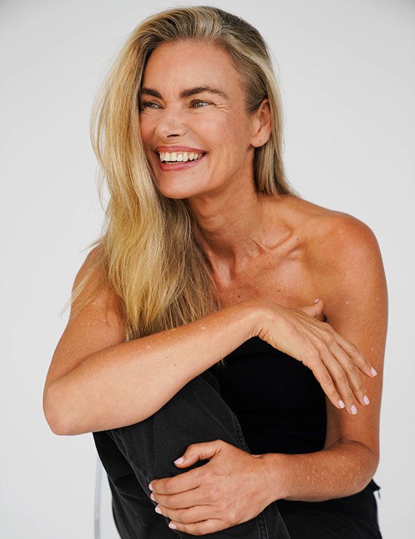 Vrouwelijk model met met blond haar Imke