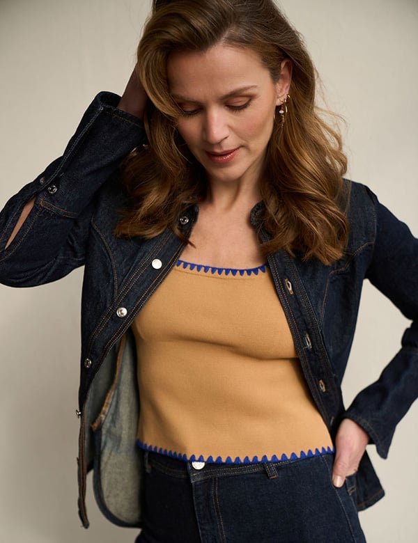 vrouwelijk model met bruin haar Imke Wa.