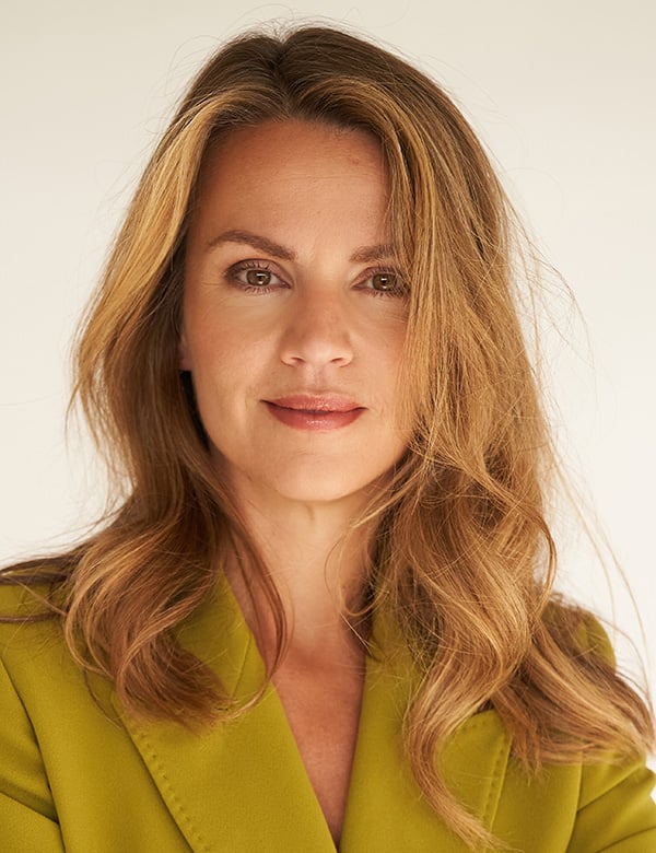 Vrouwelijk model met donkerblond haar imke