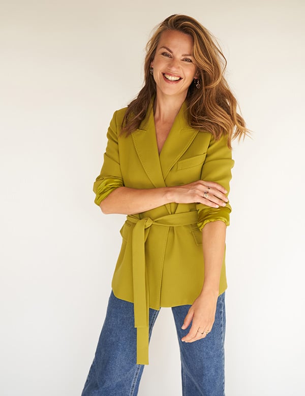 Vrouwelijk model met donkerblond haar Imke