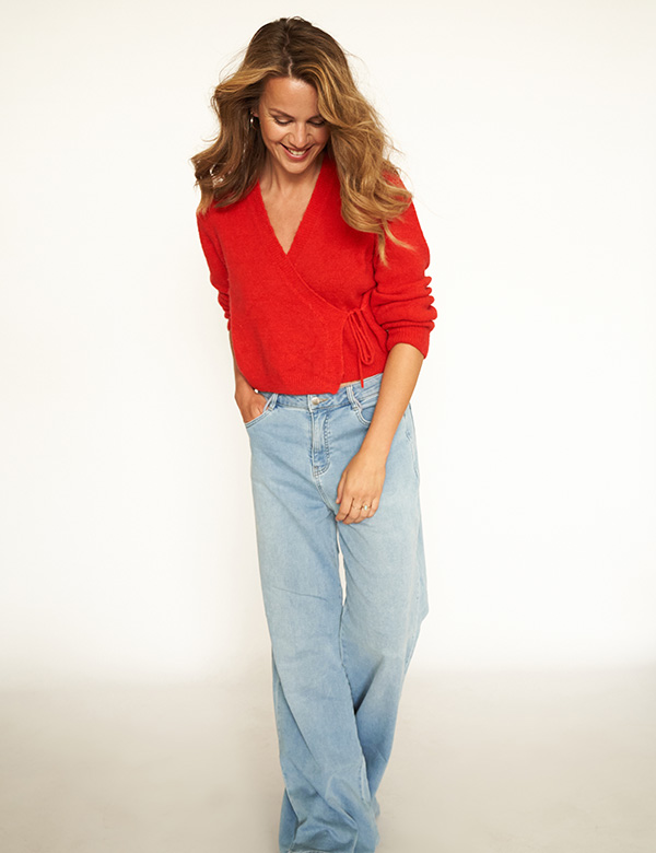 Vrouwelijk model met donkerblond haar Imke