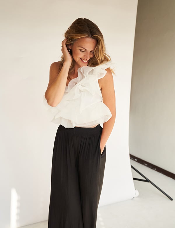 Vrouwelijk model met blond Imke Wa.