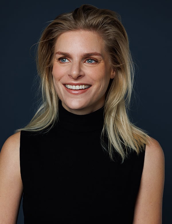 Vrouwelijk model met kort blond haar Inge S.