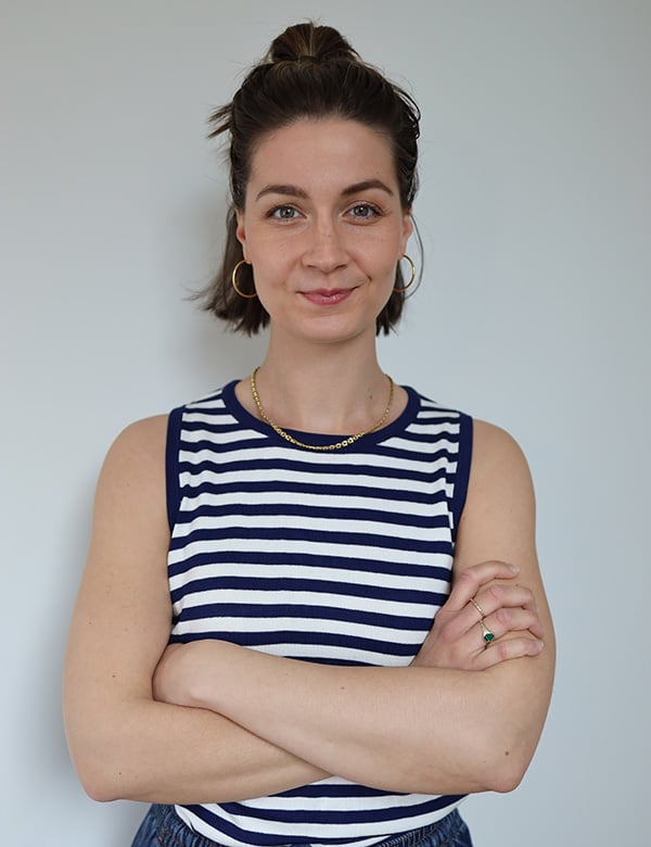 vrouwelijk model met donker haar Irmelijn