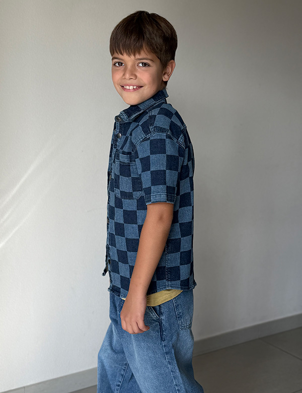 Kindermodel met bruin haar Ismail.