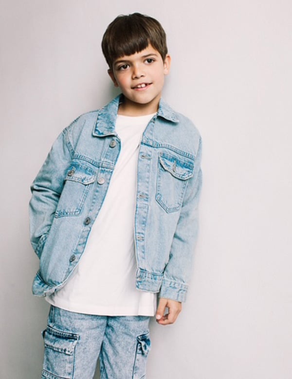 Kindermodel met bruin haar Ismail
