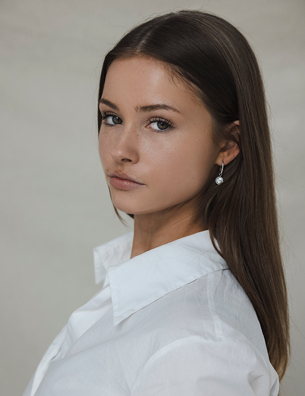 Vrouwelijk model Ivanna R.