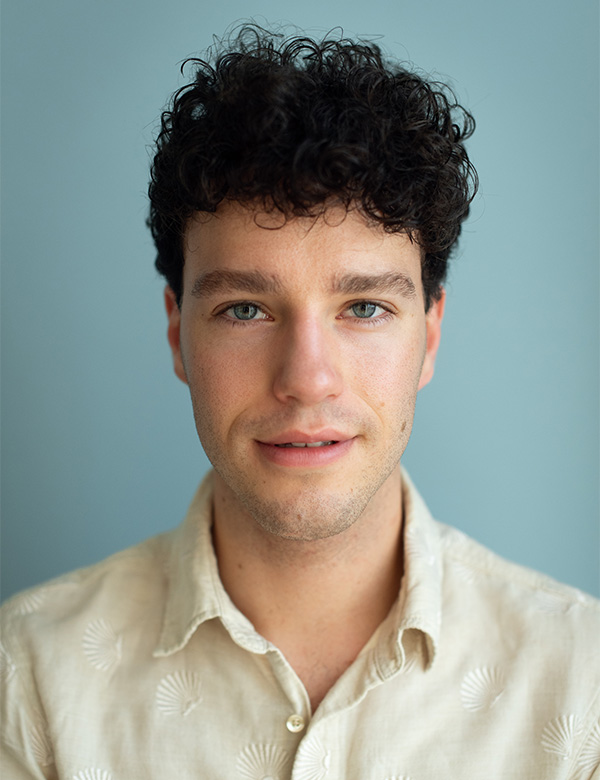Mannelijk model met bruin haar Iwan