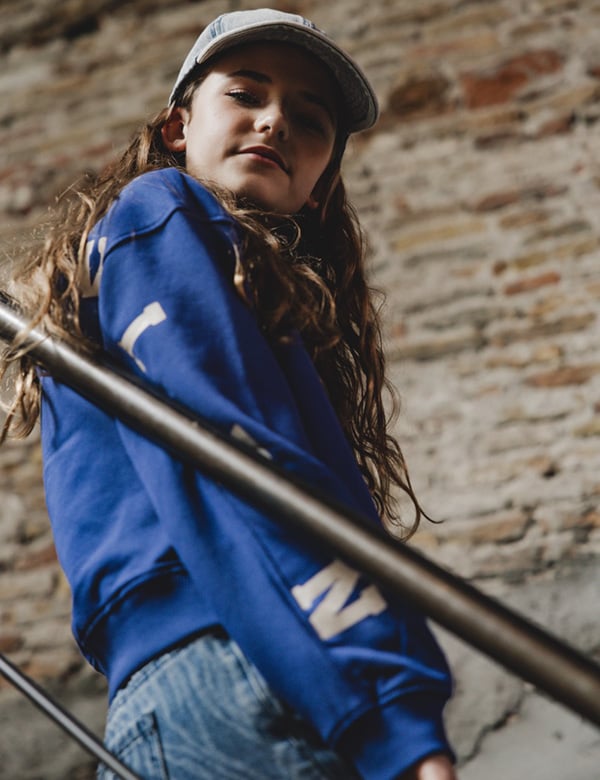 Kindermodel met lang bruin haar Jade B.