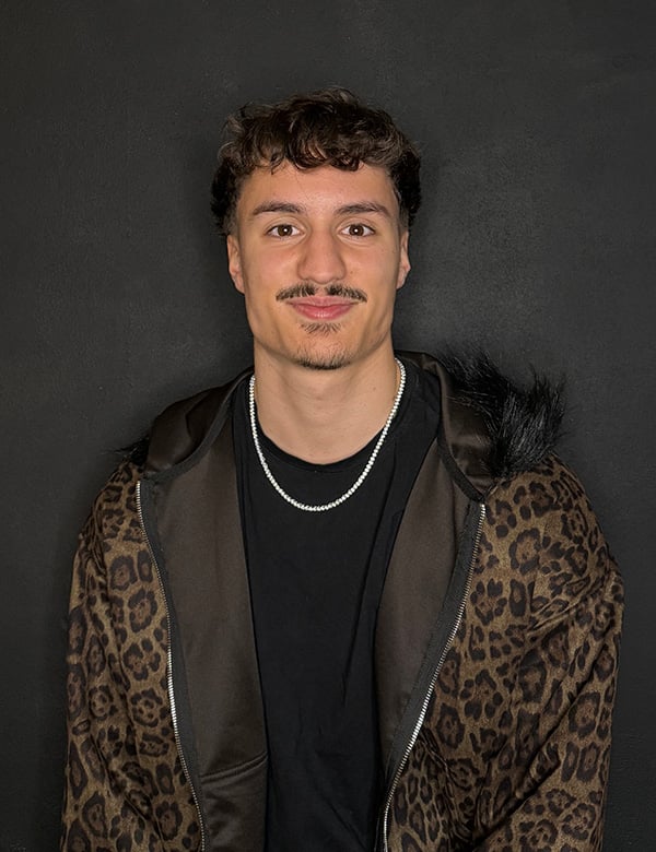 mannelijk model met donker haar Jair L.