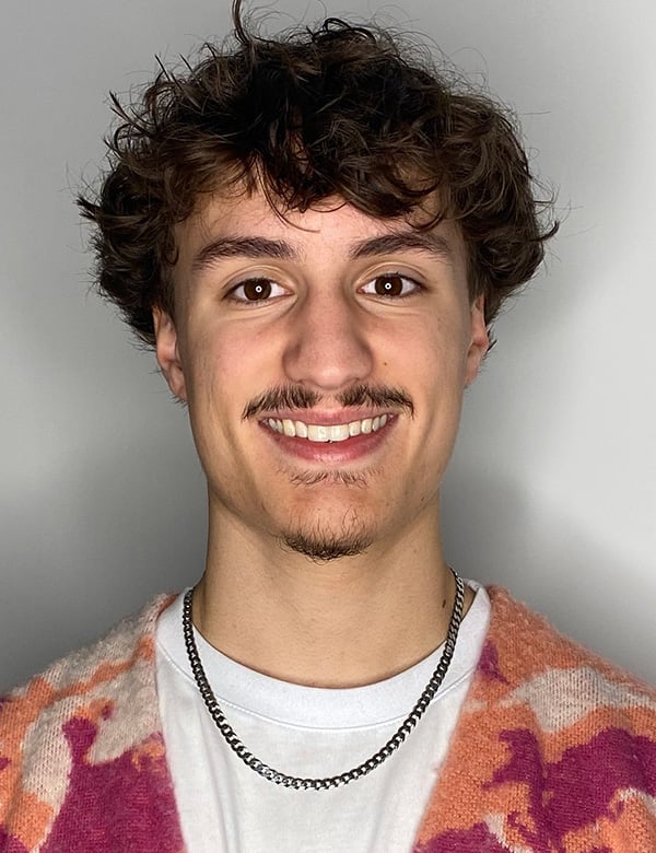 Model Tienermodel met bruin haar jair