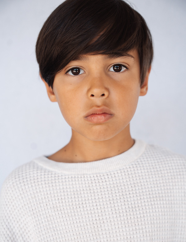 Kindermodel met zwart haar Jairo