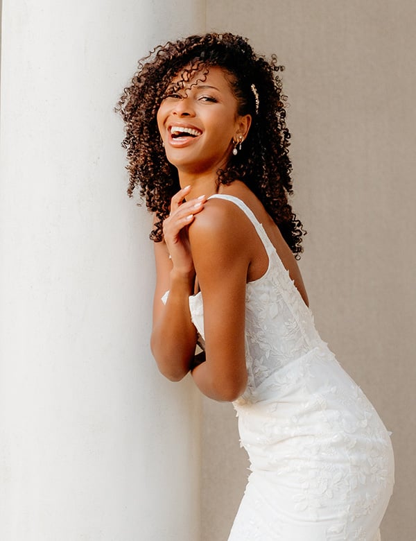 vrouwelijk model met donkere krullen, Jane