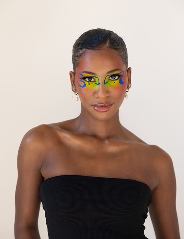 vrouwelijk model met donkere krullen, Jane