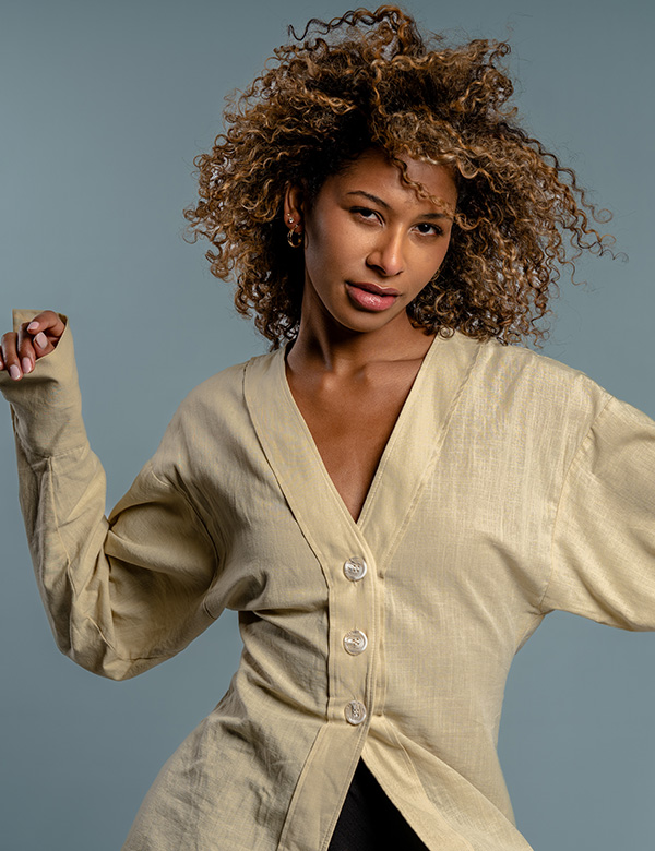 Vrouwelijk model met krullen Jane