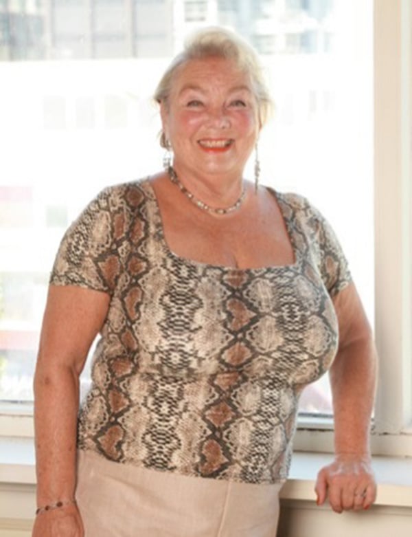 Vrouwelijk model met blond haar Janette L.