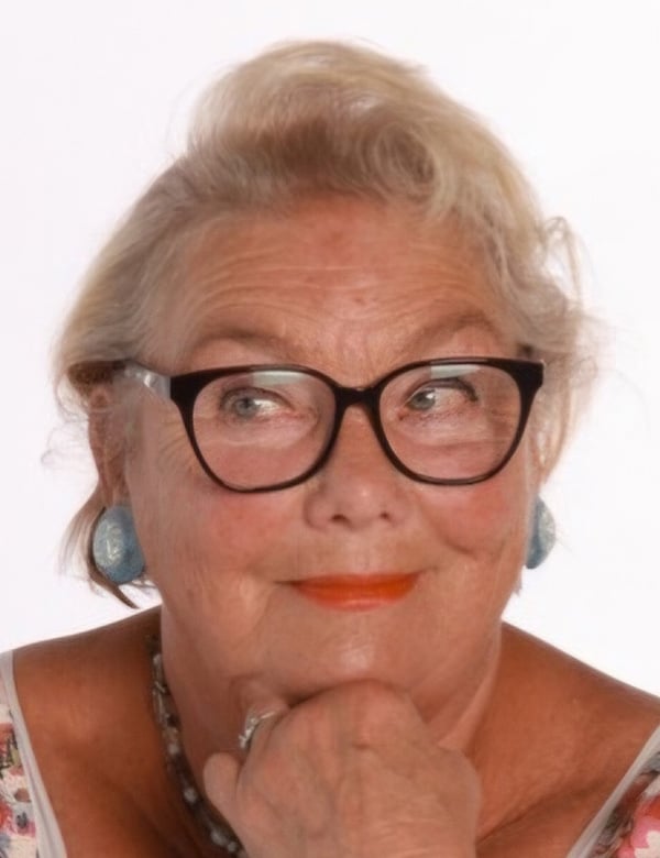 Vrouwelijk model met blond haar Janette L.