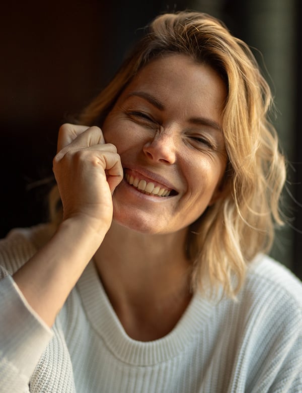 Professioneel model met blond haar en blauwe ogen Janneke O.