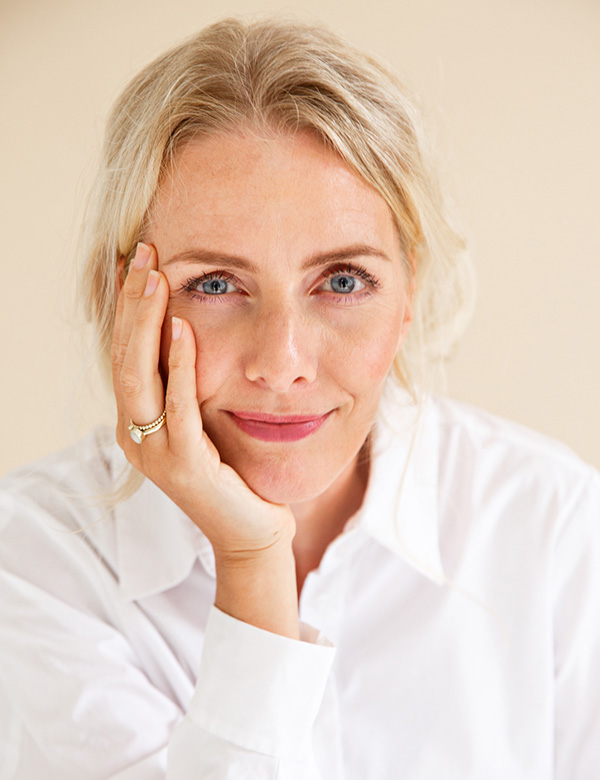 Vrouwelijk model met blond haar Janneke P.