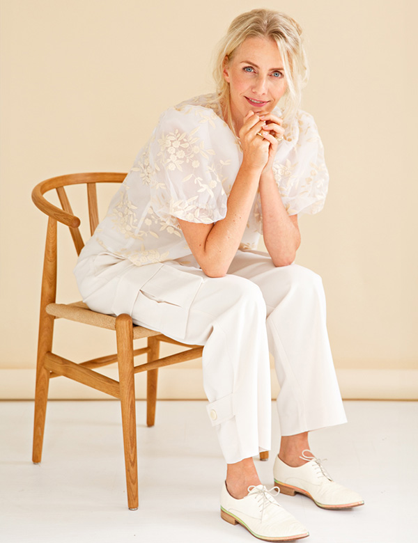 Vrouwelijk model met blond haar Janneke P.