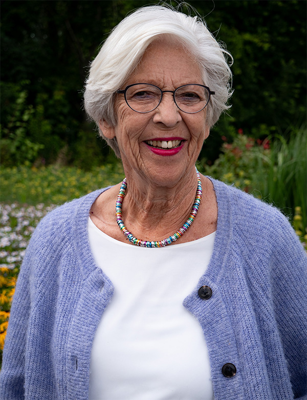 Vrouwelijk model wit haar Jantje Lous