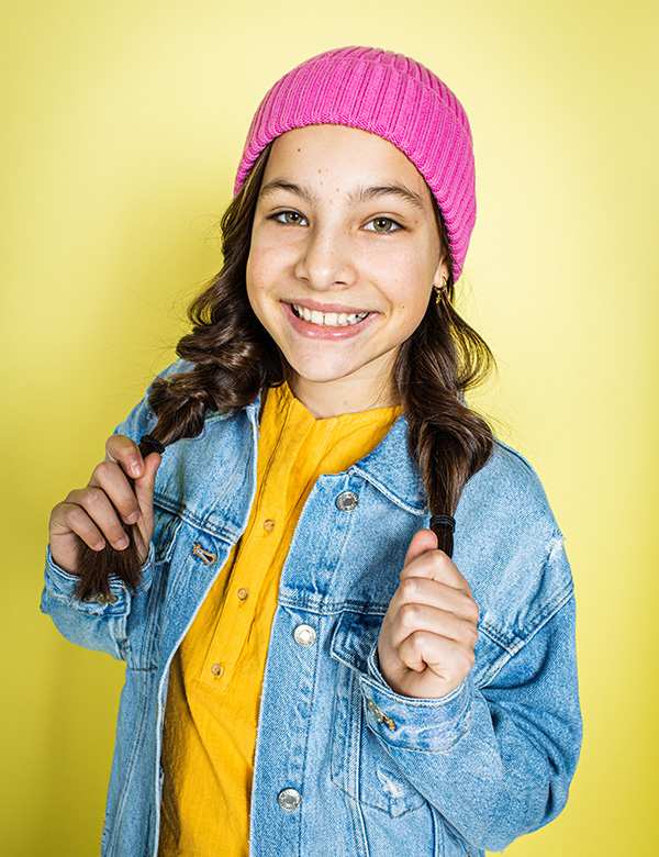 Kindermodel lang haar bruin