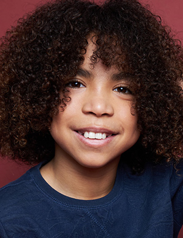 Kindermodel met krullend haar jaycen