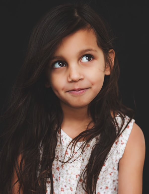 meisjes kindermodel met donker haar Jaylinn