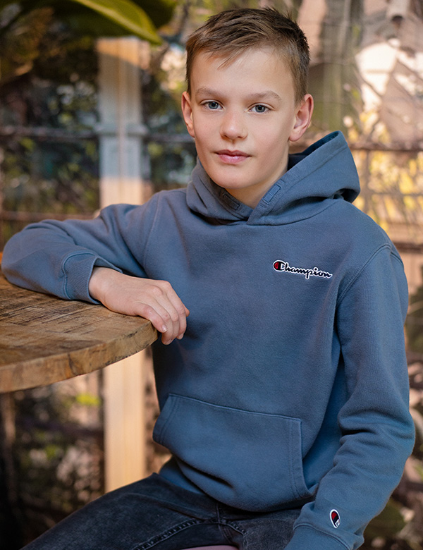 Kindermodel met blond haar Jelte