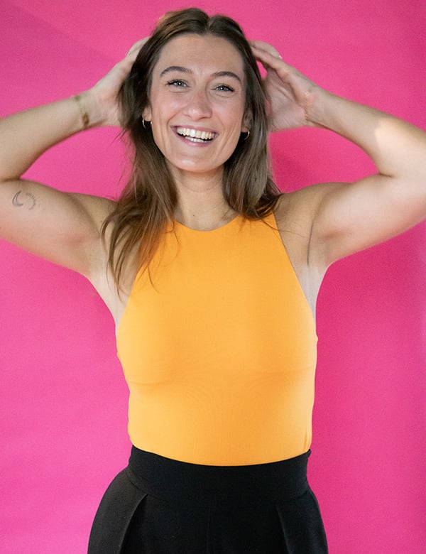 Vrouwelijk model met bruin haar Jennifer